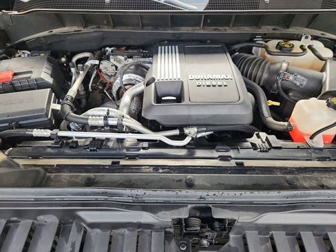 Used 2023 Chevrolet Silverado 1500 LT AWD/4WD image 28