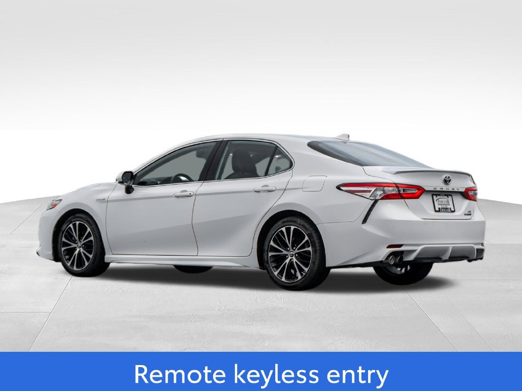 Used 2020 Toyota Camry SE FWD image 5