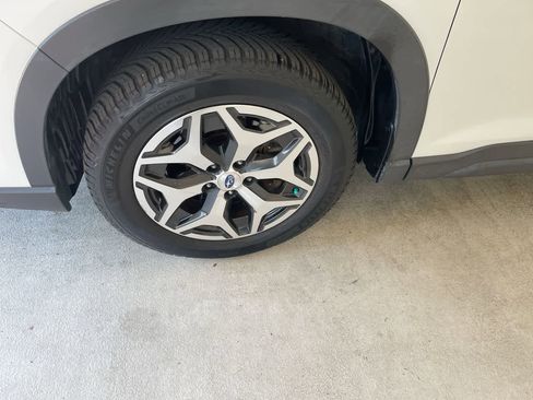 Used 2019 Subaru Forester Premium AWD/4WD image 10