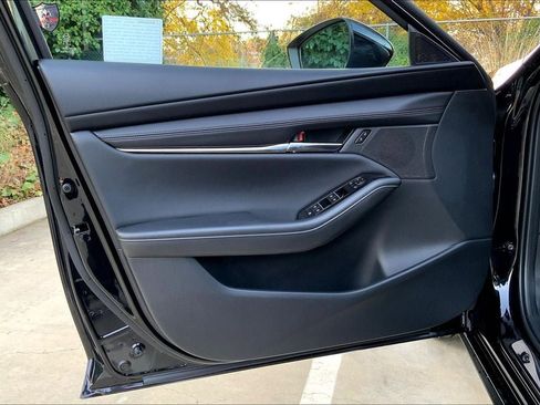 Used 2025 MAZDA MAZDA3 s image 27