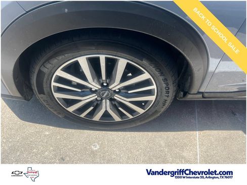 Used 2023 Nissan Kicks SR FWD image 13