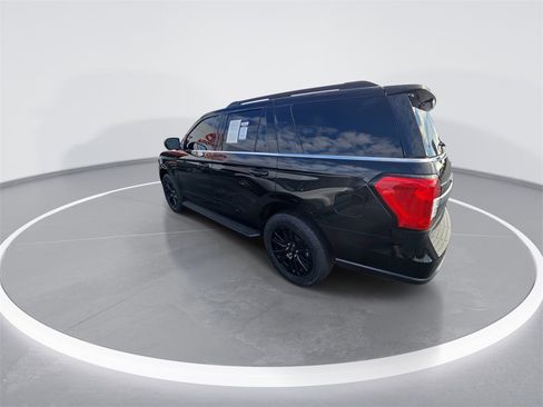 Used 2024 Ford Expedition XLT image 6
