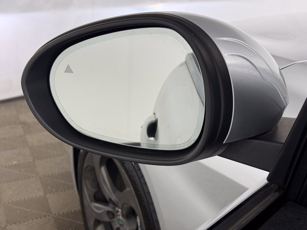 Used 2018 Alfa Romeo Giulia AWD image 34