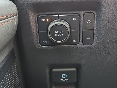 New 2025 Ford Expedition Active image 21