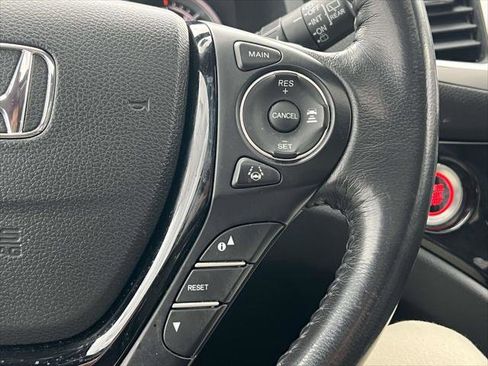 Used 2018 Honda Pilot Touring image 24