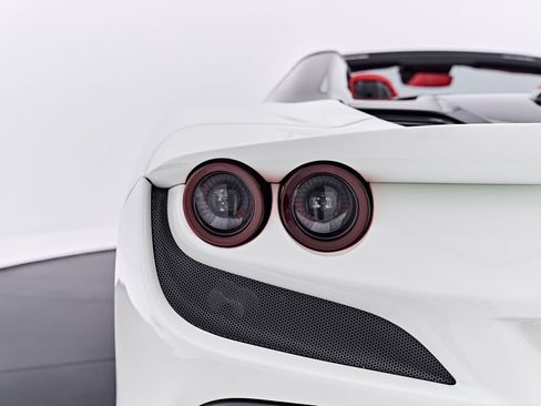 Used 2022 Ferrari F8 Tributo RWD image 31