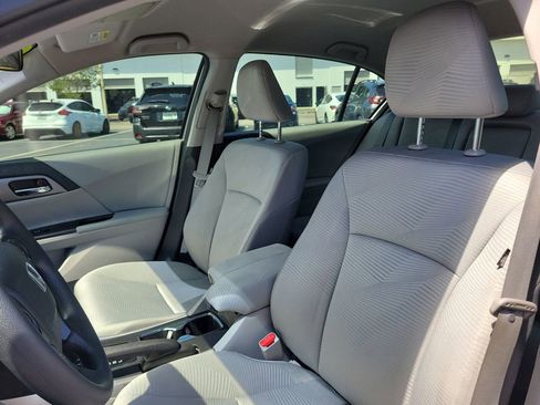 Used 2014 Honda Accord LX image 17