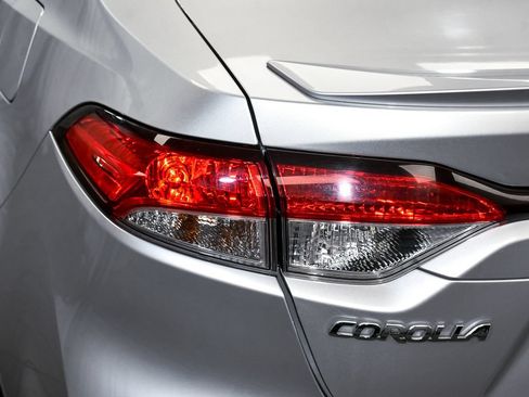 Used 2023 Toyota Corolla SE AWD/4WD image 59