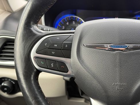 Used 2019 Chrysler Pacifica Touring-L Plus w/ Advanced Safetytec Group image 33