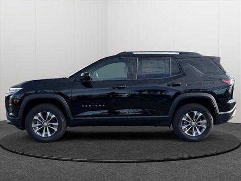 New 2026 Chevrolet Equinox LT FWD image 2