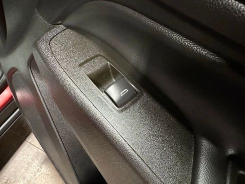 Used 2023 Chevrolet Equinox LT image 26