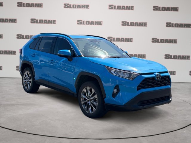 Used 2020 Toyota RAV4 XLE Premium FWD image 4