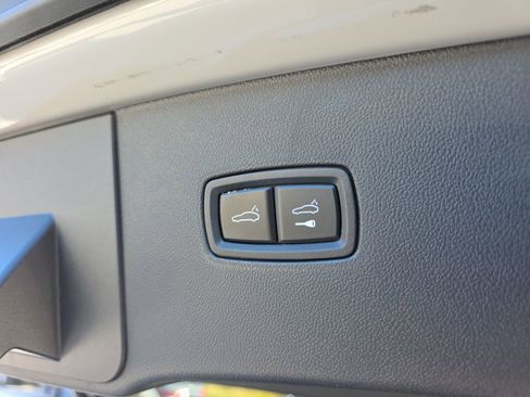 Certified 2025 Porsche Cayenne Coupe image 18