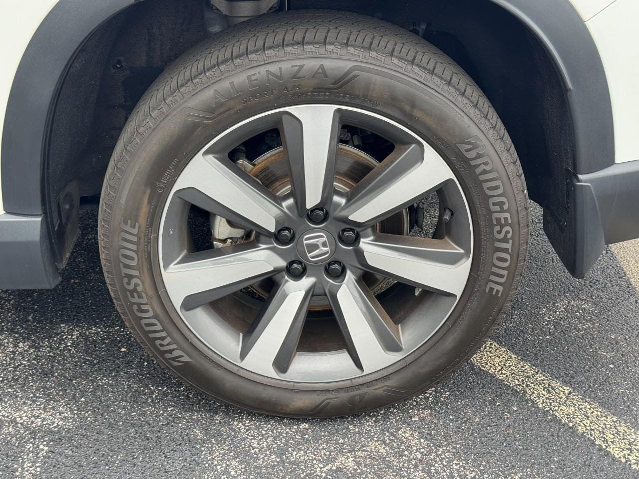 Certified 2025 Honda Pilot Touring image 9