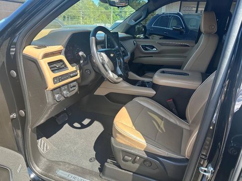 Used 2021 Chevrolet Tahoe Premier w/ Premium Package RWD image 10