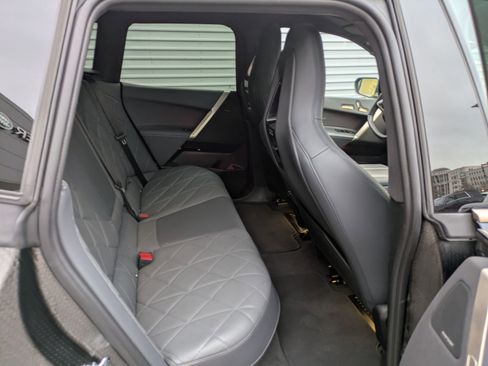Used 2022 BMW iX xDrive50 w/ Premium Package image 31