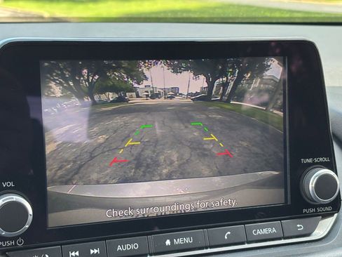 Used 2025 Nissan Rogue SV FWD image 20