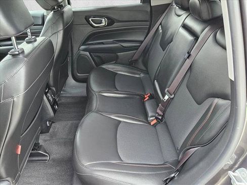 Used 2022 Jeep Compass Trailhawk AWD/4WD image 18