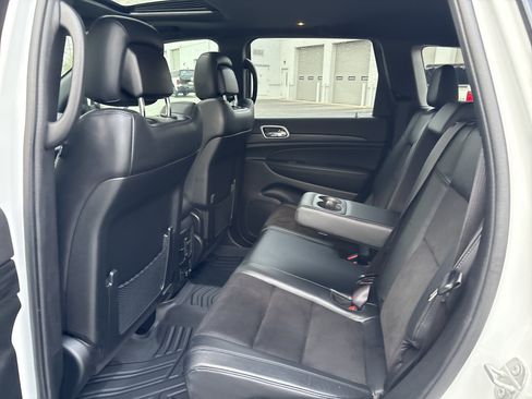 Used 2022 Jeep Grand Cherokee Laredo X AWD/4WD image 34