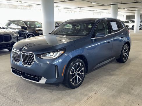Used 2025 BMW X3 xDrive30i AWD/4WD image 4