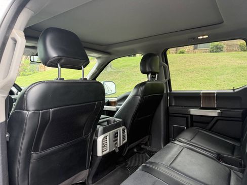 Used 2015 Ford F150 Lariat w/ Equipment Group 502A Luxury AWD/4WD image 4