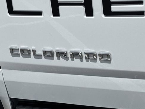 Used 2021 Chevrolet Colorado W/T w/ WT Convenience Package RWD image 8