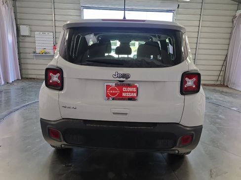 Used 2023 Jeep Renegade Latitude AWD/4WD image 8