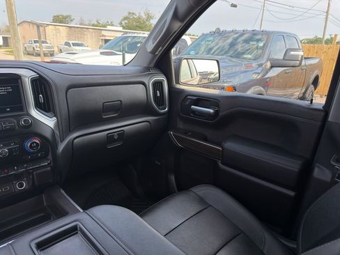 Used 2021 Chevrolet Silverado 1500 LT Trail Boss w/ Convenience Package II AWD/4WD image 12
