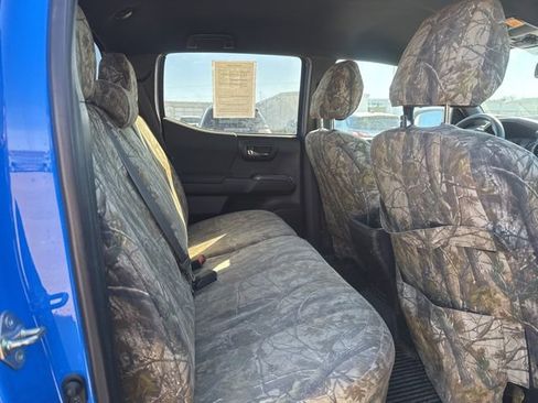 Used 2020 Toyota Tacoma TRD Off-Road image 19