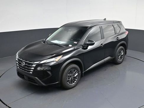 Used 2025 Nissan Rogue S image 30