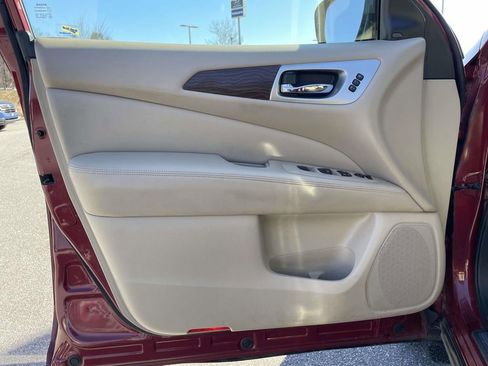 Used 2017 Nissan Pathfinder Platinum w/ Cargo Package image 5