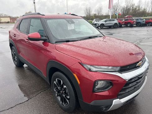 Used 2021 Chevrolet TrailBlazer LT w/ Convenience Package image 3