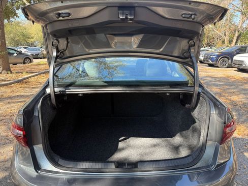 Used 2025 Volkswagen Jetta SE image 25