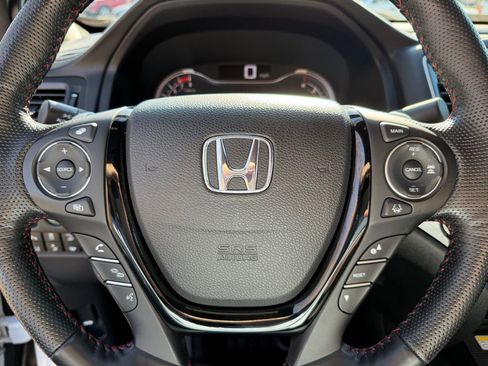 Certified 2022 Honda Ridgeline Black Edition image 23