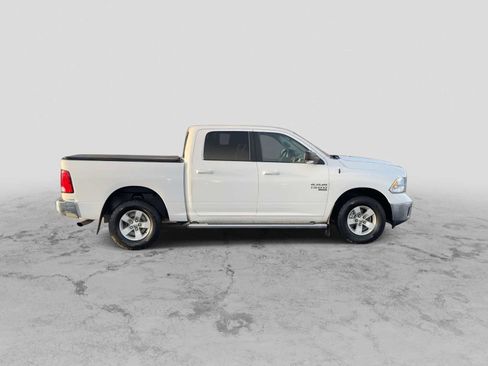 Used 2019 RAM 1500 Classic SLT w/ Luxury Group image 9