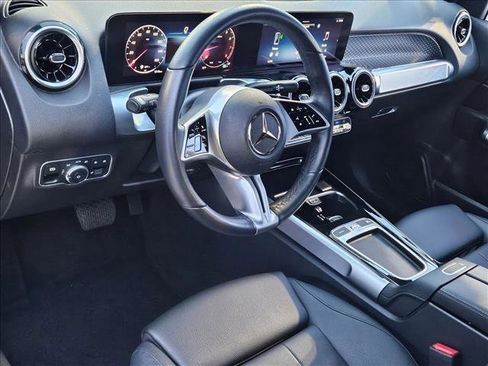 Used 2025 Mercedes-Benz GLB 250 image 10