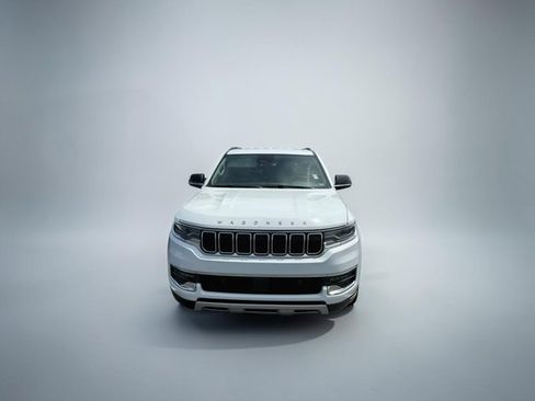 Certified 2024 Jeep Wagoneer L Series II RWD image 2