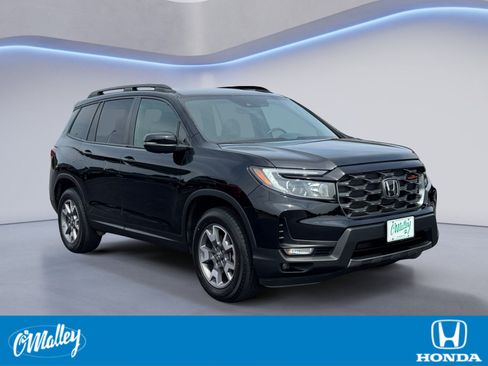 Used 2023 Honda Passport TrailSport image 7