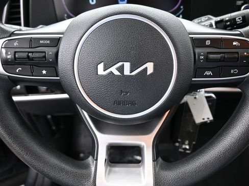 Used 2023 Kia Sportage LX AWD/4WD image 31