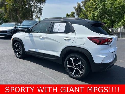 Used 2023 Chevrolet TrailBlazer RS w/ Sun and Liftgate Package image 4