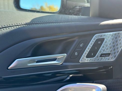 Certified 2025 BMW X1 xDrive28i w/ Premium Package image 17