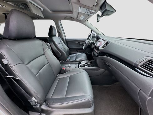Used 2017 Honda Pilot Touring image 21