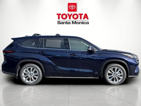 New 2026 Toyota Highlander Limited AWD/4WD image 2