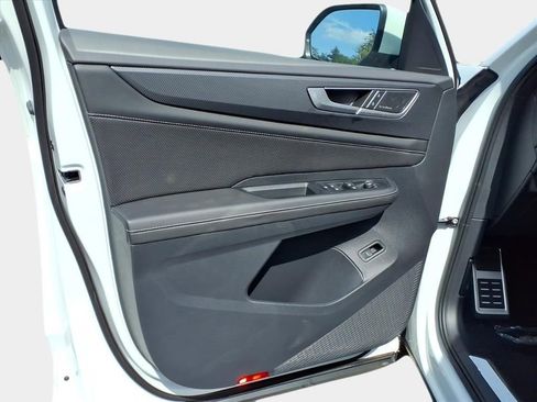 New 2026 Volkswagen Atlas Cross Sport SEL Premium R-Line image 9