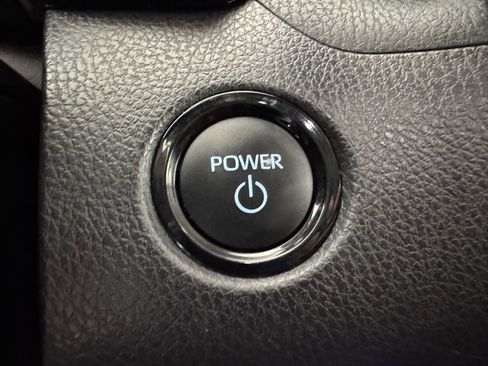 Used 2025 Toyota Camry LE image 19