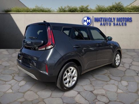 Used 2023 Kia Soul S image 3