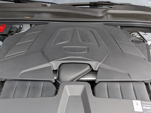 New 2026 Porsche Cayenne E-Hybrid Coupe AWD/4WD image 30