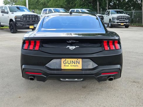 Used 2024 Ford Mustang Coupe RWD image 4