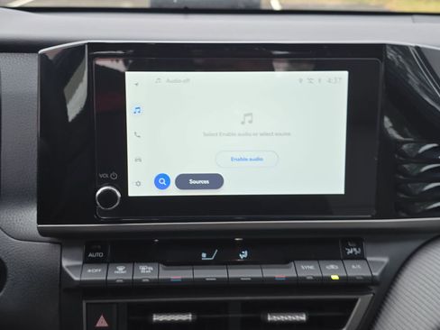 Used 2025 Toyota Camry SE image 26