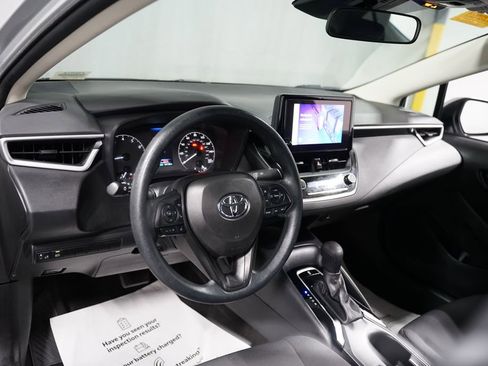 Used 2024 Toyota Corolla LE FWD image 11
